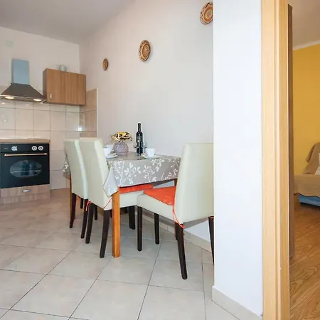 2 Bedroom Awesome In Zatoglav Apartment Podglavica