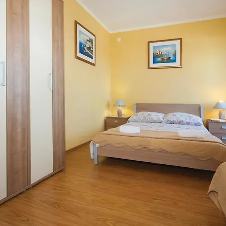 Apartment 2 Bedroom Awesome In Zatoglav Podglavica